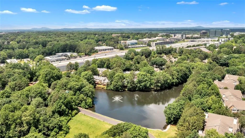 905 Garden Court, Atlanta, Georgia 30328, 2 Bedrooms Bedrooms, ,2 BathroomsBathrooms,Residential,Sold,905 Garden Court,7387613