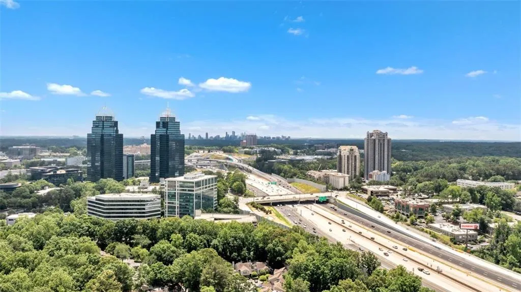 905 Garden Court, Atlanta, Georgia 30328, 2 Bedrooms Bedrooms, ,2 BathroomsBathrooms,Residential,Sold,905 Garden Court,7387613