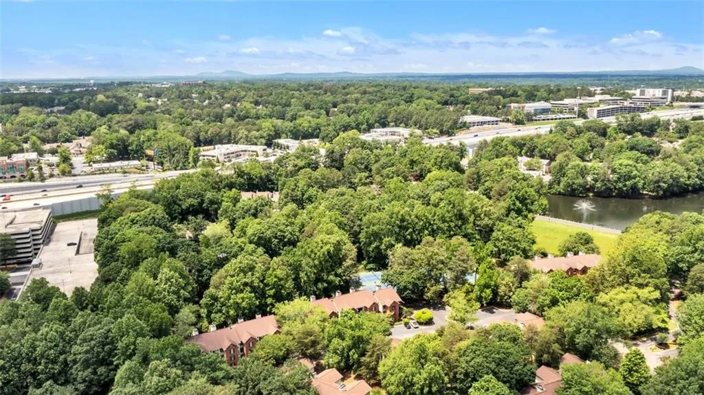 905 Garden Court, Atlanta, Georgia 30328, 2 Bedrooms Bedrooms, ,2 BathroomsBathrooms,Residential,Sold,905 Garden Court,7387613
