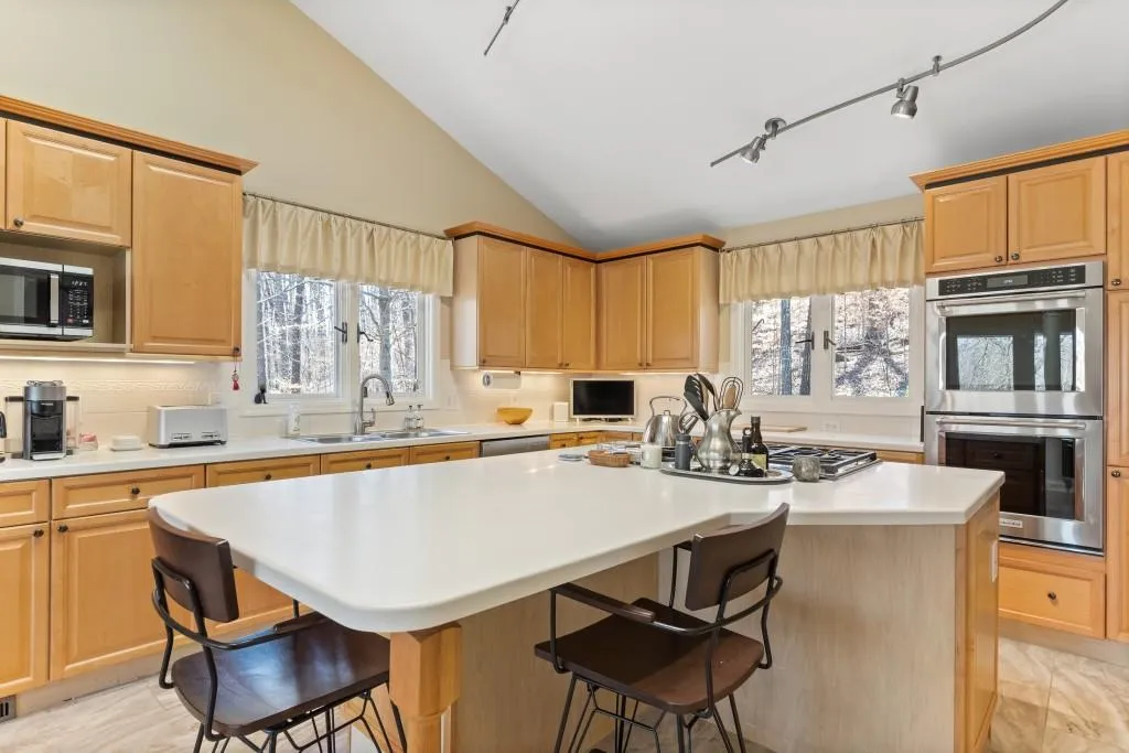 1310 Tynecastle Way, Sandy Springs, Georgia 30350, 4 Bedrooms Bedrooms, ,4 BathroomsBathrooms,Residential,Sold,1310 Tynecastle Way,6847990