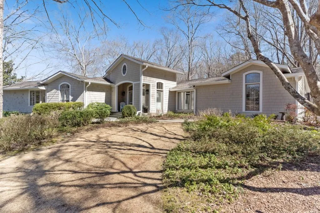 1310 Tynecastle Way, Sandy Springs, Georgia 30350, 4 Bedrooms Bedrooms, ,4 BathroomsBathrooms,Residential,Sold,1310 Tynecastle Way,6847990