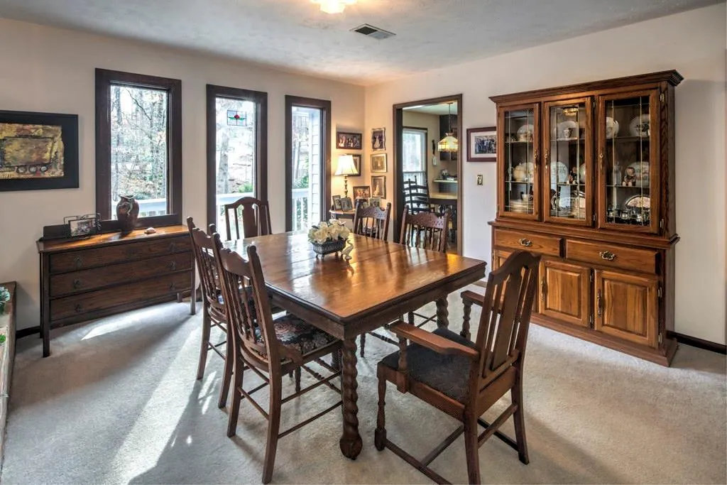430 Highbrook Drive, Atlanta, Georgia 30342, 3 Bedrooms Bedrooms, ,3 BathroomsBathrooms,Residential,Sold,430 Highbrook Drive,5800030