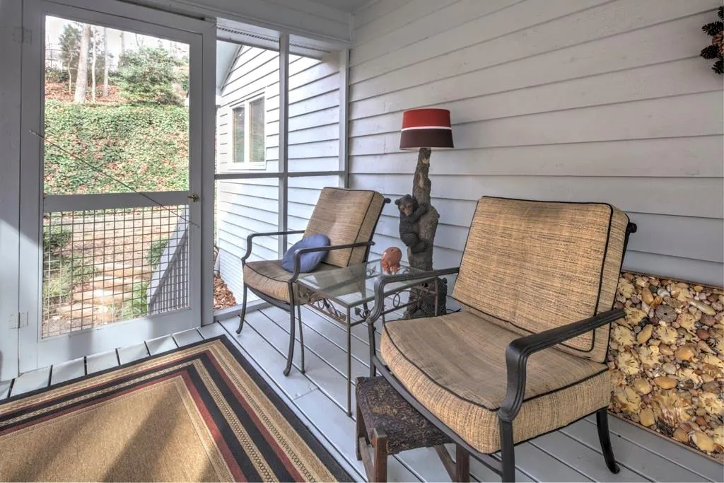 430 Highbrook Drive, Atlanta, Georgia 30342, 3 Bedrooms Bedrooms, ,3 BathroomsBathrooms,Residential,Sold,430 Highbrook Drive,5800030