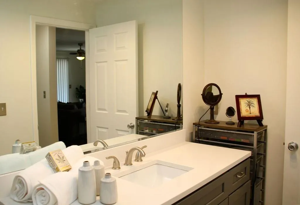 327 Granville Court Unit 327, Sandy Springs, Georgia 30328, 1 Bedroom Bedrooms, ,1 BathroomBathrooms,Residential,Sold,327 Granville Court Unit 327,6735233