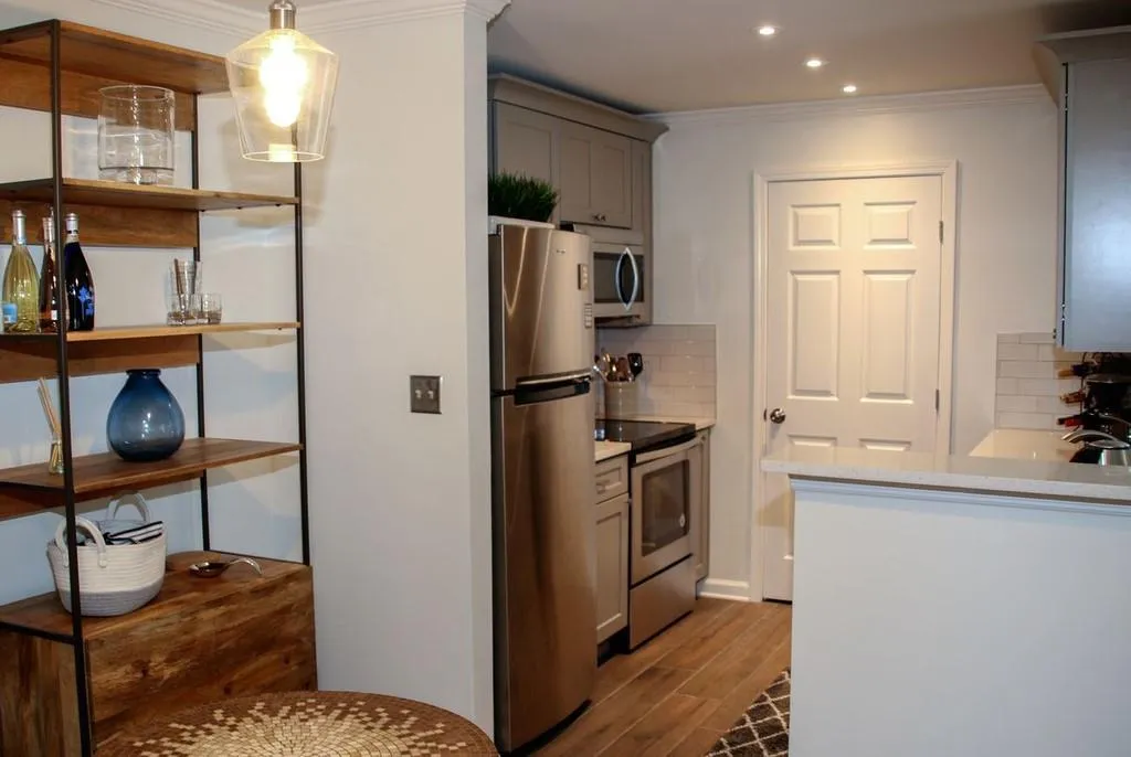 327 Granville Court Unit 327, Sandy Springs, Georgia 30328, 1 Bedroom Bedrooms, ,1 BathroomBathrooms,Residential,Sold,327 Granville Court Unit 327,6735233