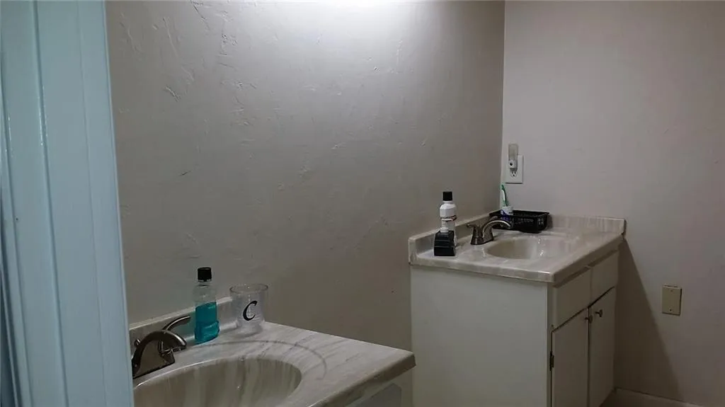 6851 Roswell Road Unit J4, Atlanta, Georgia 30328, 2 Bedrooms Bedrooms, ,2 BathroomsBathrooms,Residential,Sold,6851 Roswell Road Unit J4,5638938
