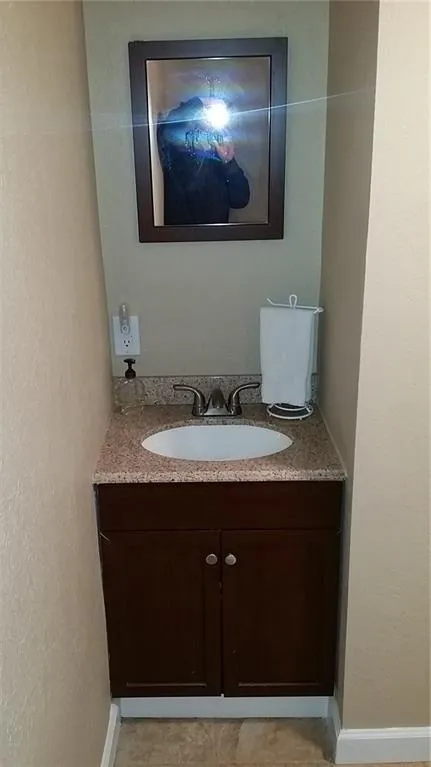 6851 Roswell Road Unit J4, Atlanta, Georgia 30328, 2 Bedrooms Bedrooms, ,2 BathroomsBathrooms,Residential,Sold,6851 Roswell Road Unit J4,5638938