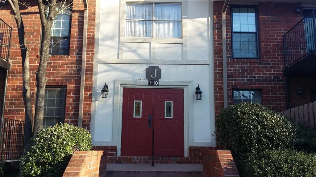 6851 Roswell Road Unit J4, Atlanta, Georgia 30328, 2 Bedrooms Bedrooms, ,2 BathroomsBathrooms,Residential,Sold,6851 Roswell Road Unit J4,5638938