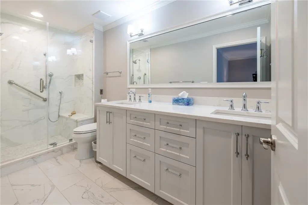 300 Johnson Ferry Road Ne Unit A411-413, Sandy Springs, Georgia 30328, 2 Bedrooms Bedrooms, ,2 BathroomsBathrooms,Residential,Sold,300 Johnson Ferry Road Ne Unit A411-413,6955538