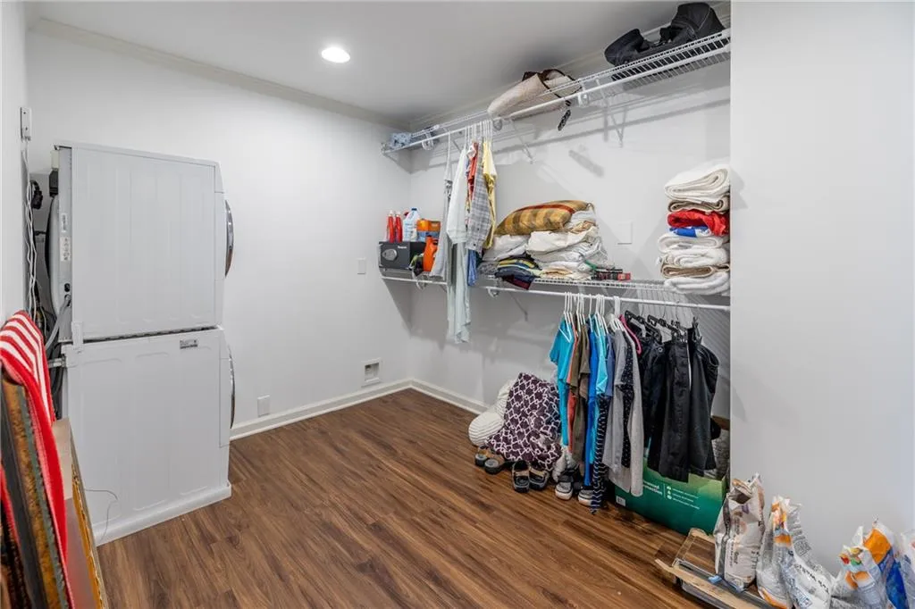 300 Johnson Ferry Road Ne Unit A411-413, Sandy Springs, Georgia 30328, 2 Bedrooms Bedrooms, ,2 BathroomsBathrooms,Residential,Sold,300 Johnson Ferry Road Ne Unit A411-413,6955538