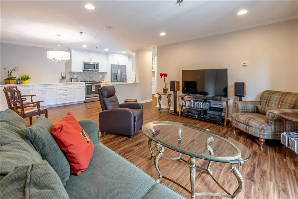 300 Johnson Ferry Road Ne Unit A411-413, Sandy Springs, Georgia 30328, 2 Bedrooms Bedrooms, ,2 BathroomsBathrooms,Residential,Sold,300 Johnson Ferry Road Ne Unit A411-413,6955538