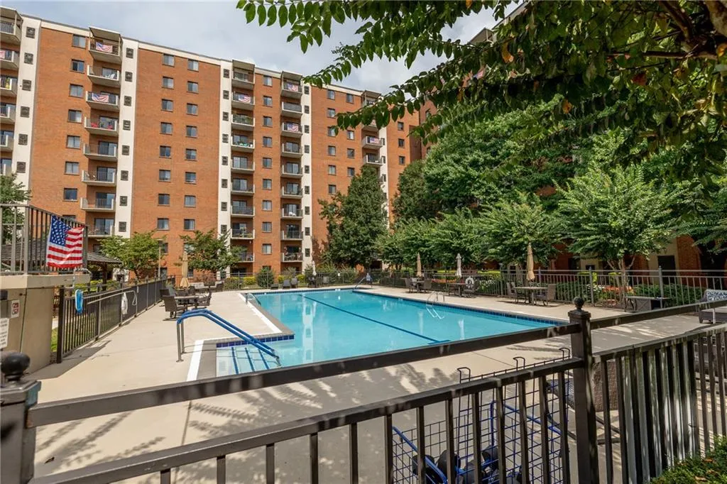 300 Johnson Ferry Road Ne Unit A411-413, Sandy Springs, Georgia 30328, 2 Bedrooms Bedrooms, ,2 BathroomsBathrooms,Residential,Sold,300 Johnson Ferry Road Ne Unit A411-413,6955538