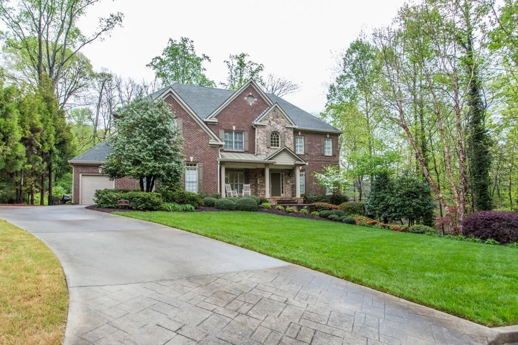 304 Forest Valley Court, Sandy Springs, Georgia 30342, 5 Bedrooms Bedrooms, ,5 BathroomsBathrooms,Residential,Sold,304 Forest Valley Court,5673296