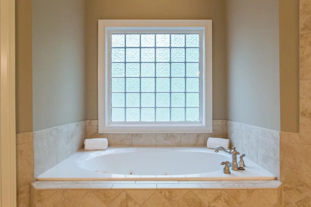 304 Forest Valley Court, Sandy Springs, Georgia 30342, 5 Bedrooms Bedrooms, ,5 BathroomsBathrooms,Residential,Sold,304 Forest Valley Court,5673296