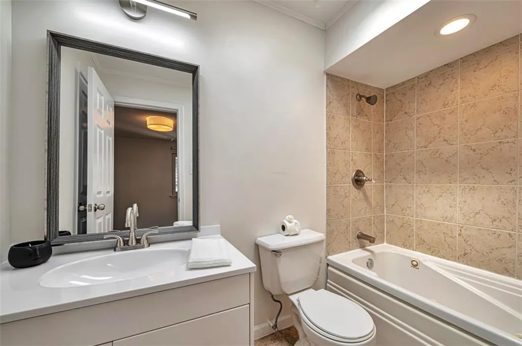 346 Carpenter Drive Unit 51, Atlanta, Georgia 30328, 2 Bedrooms Bedrooms, ,2 BathroomsBathrooms,Residential,Sold,346 Carpenter Drive Unit 51,7124593