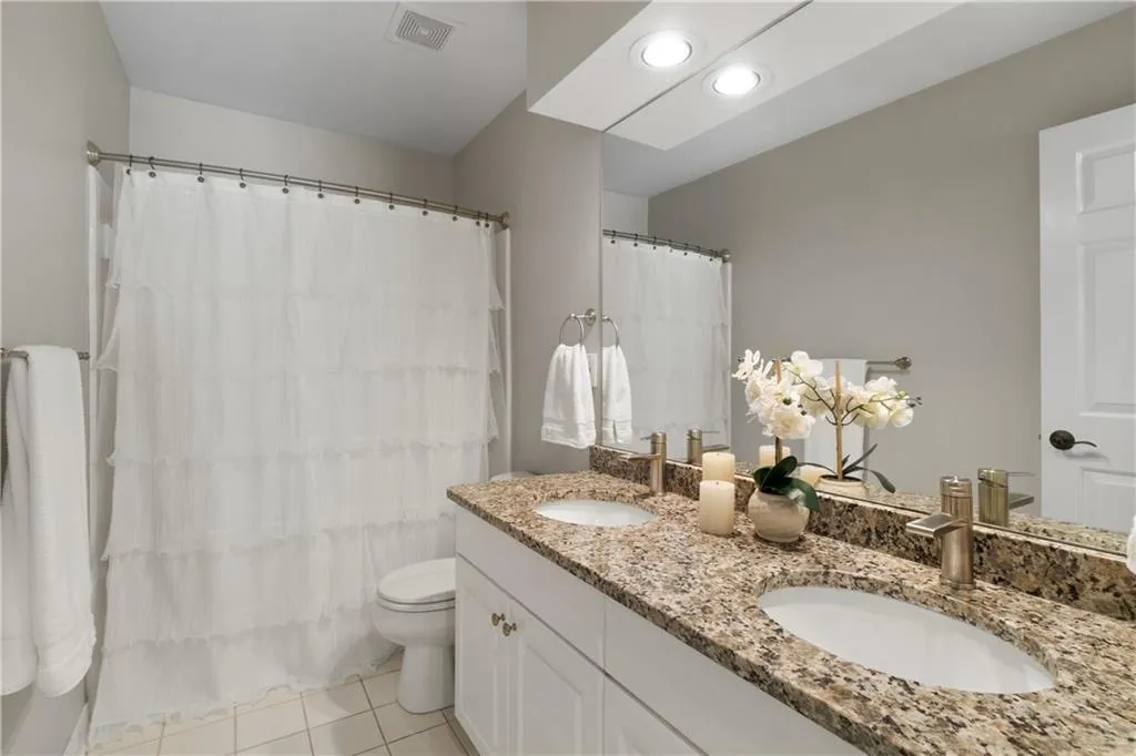 Bathroom 2 Up