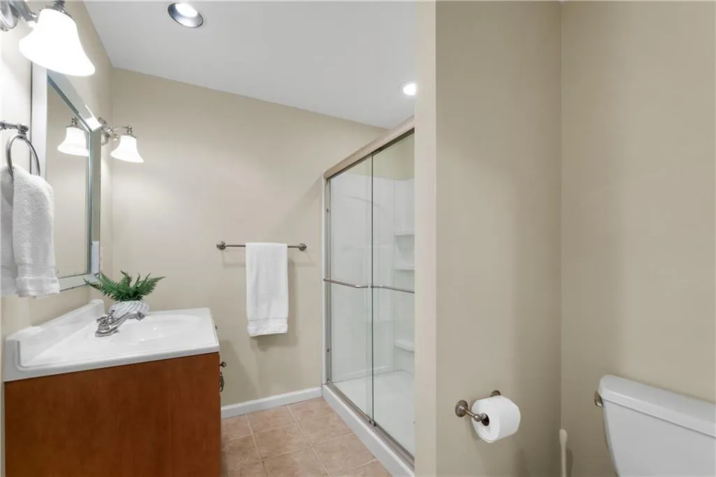 Bathroom 3 on Terrace Level