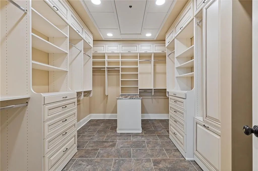 3180 Mathieson Drive Ne Unit 1401, Atlanta, Georgia 30305, 2 Bedrooms Bedrooms, ,2 BathroomsBathrooms,Residential,For Sale,3180 Mathieson Drive Ne Unit 1401,7647617