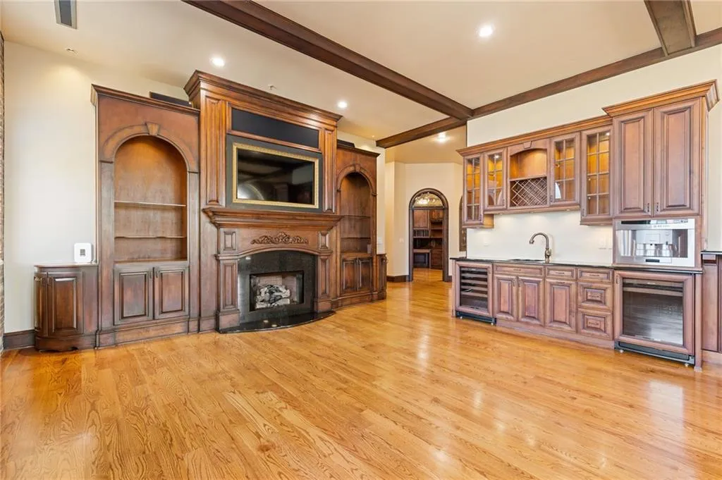 3180 Mathieson Drive Ne Unit 1401, Atlanta, Georgia 30305, 2 Bedrooms Bedrooms, ,2 BathroomsBathrooms,Residential,For Sale,3180 Mathieson Drive Ne Unit 1401,7647617