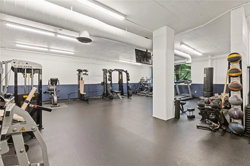 3180 Mathieson Drive Ne Unit 1401, Atlanta, Georgia 30305, 2 Bedrooms Bedrooms, ,2 BathroomsBathrooms,Residential,For Sale,3180 Mathieson Drive Ne Unit 1401,7647617