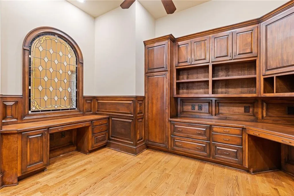 3180 Mathieson Drive Ne Unit 1401, Atlanta, Georgia 30305, 2 Bedrooms Bedrooms, ,2 BathroomsBathrooms,Residential,For Sale,3180 Mathieson Drive Ne Unit 1401,7647617