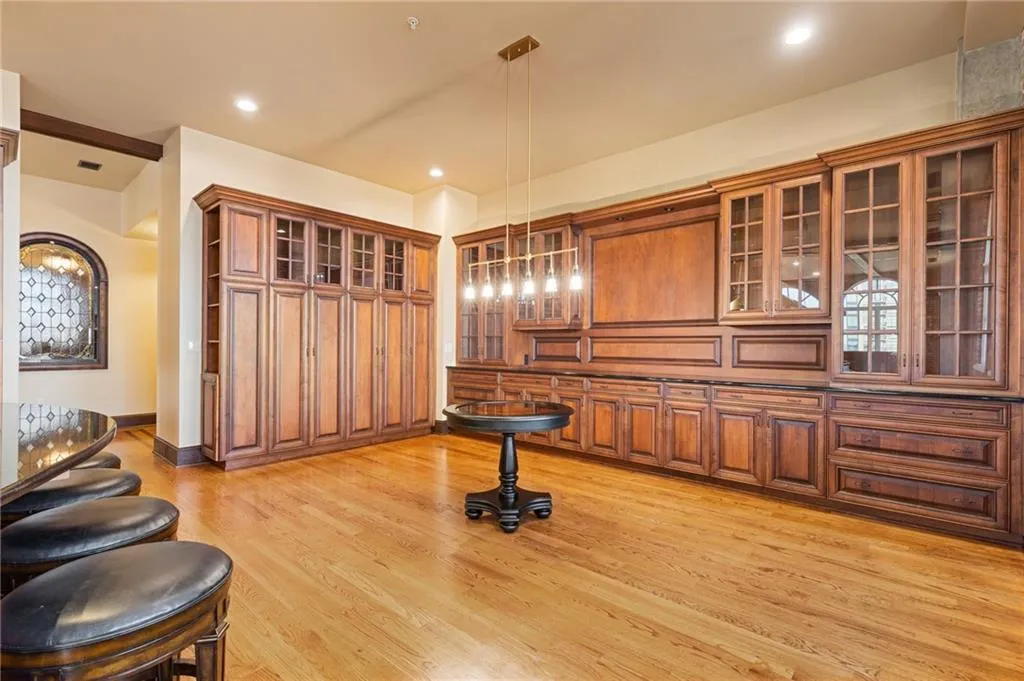 3180 Mathieson Drive Ne Unit 1401, Atlanta, Georgia 30305, 2 Bedrooms Bedrooms, ,2 BathroomsBathrooms,Residential,For Sale,3180 Mathieson Drive Ne Unit 1401,7647617