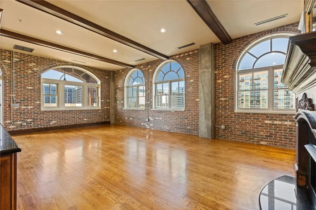 3180 Mathieson Drive Ne Unit 1401, Atlanta, Georgia 30305, 2 Bedrooms Bedrooms, ,2 BathroomsBathrooms,Residential,For Sale,3180 Mathieson Drive Ne Unit 1401,7647617