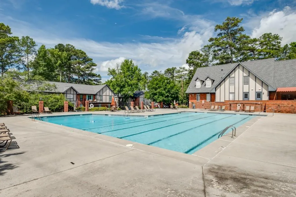 6851 Roswell Road Unit P8, Sandy Springs, Georgia 30328, 2 Bedrooms Bedrooms, ,2 BathroomsBathrooms,Residential,Sold,6851 Roswell Road Unit P8,6911746
