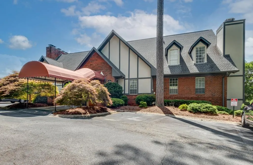 6851 Roswell Road Unit P8, Sandy Springs, Georgia 30328, 2 Bedrooms Bedrooms, ,2 BathroomsBathrooms,Residential,Sold,6851 Roswell Road Unit P8,6911746