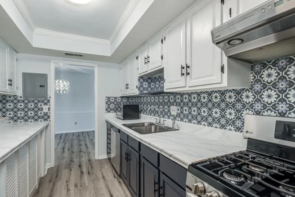 6851 Roswell Road Unit P8, Sandy Springs, Georgia 30328, 2 Bedrooms Bedrooms, ,2 BathroomsBathrooms,Residential,Sold,6851 Roswell Road Unit P8,6911746