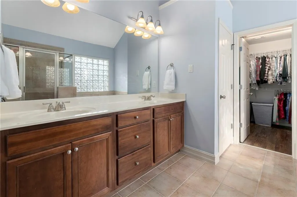 7255 Village Creek Trace, Atlanta, Georgia 30328, 4 Bedrooms Bedrooms, ,3 BathroomsBathrooms,Residential,Sold,7255 Village Creek Trace,6831741