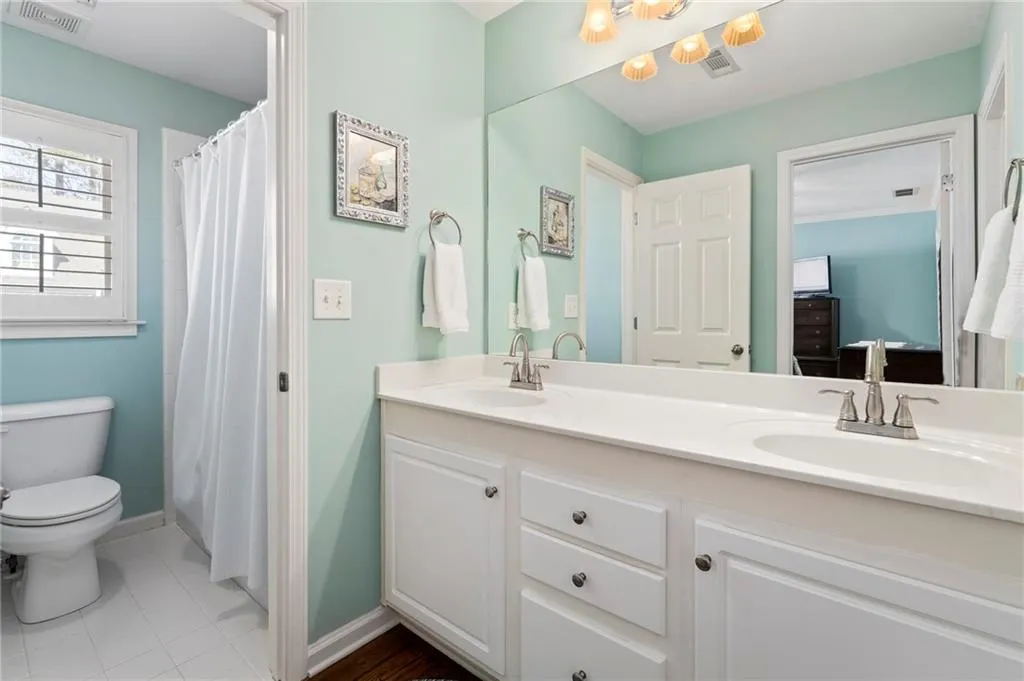 7255 Village Creek Trace, Atlanta, Georgia 30328, 4 Bedrooms Bedrooms, ,3 BathroomsBathrooms,Residential,Sold,7255 Village Creek Trace,6831741