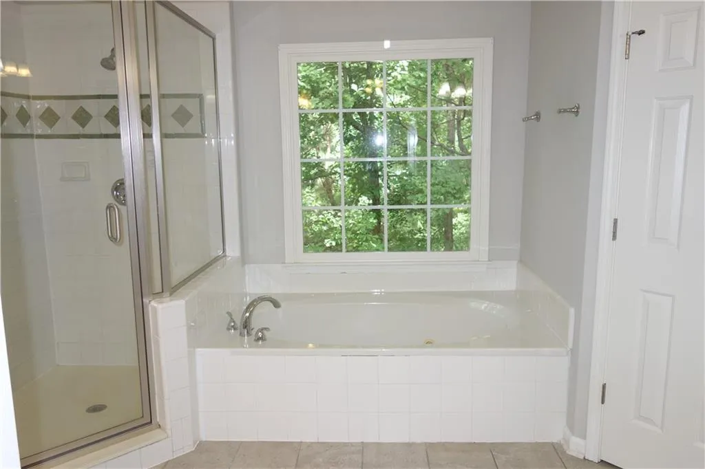 420 Ivy Hall Drive, Sandy Springs, Georgia 30350, 4 Bedrooms Bedrooms, ,3 BathroomsBathrooms,Residential,Sold,420 Ivy Hall Drive,6924452