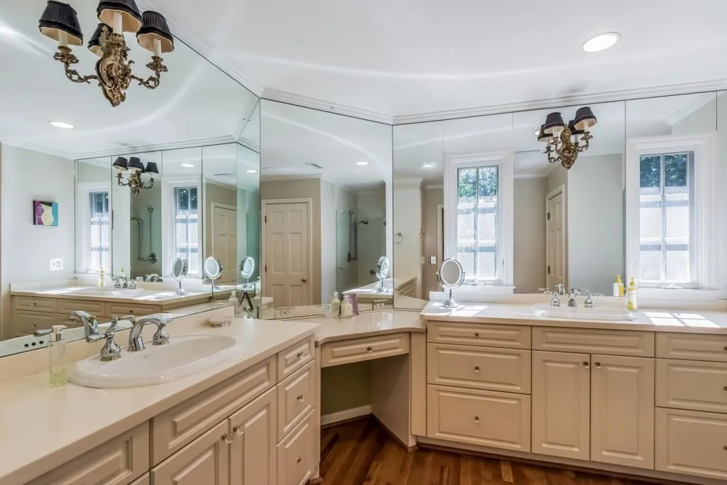 630 Bridgewater Drive, Sandy Springs, Georgia 30328, 5 Bedrooms Bedrooms, ,4 BathroomsBathrooms,Residential,Sold,630 Bridgewater Drive,5762782