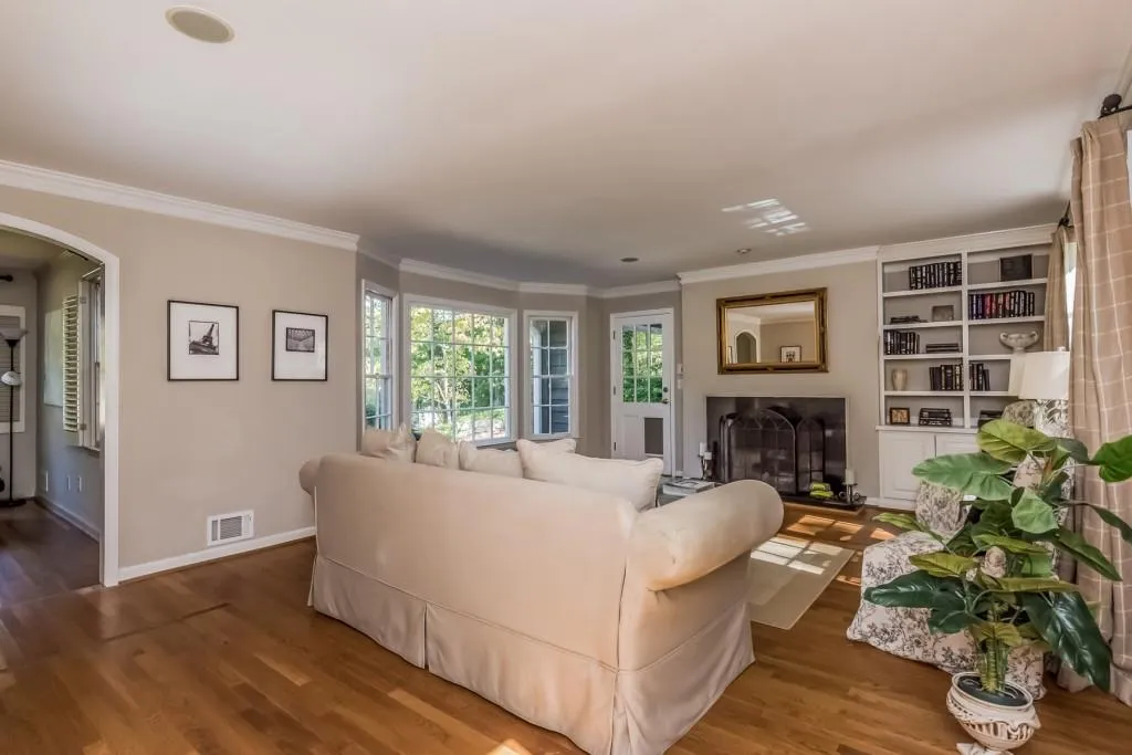 630 Bridgewater Drive, Sandy Springs, Georgia 30328, 5 Bedrooms Bedrooms, ,4 BathroomsBathrooms,Residential,Sold,630 Bridgewater Drive,5762782