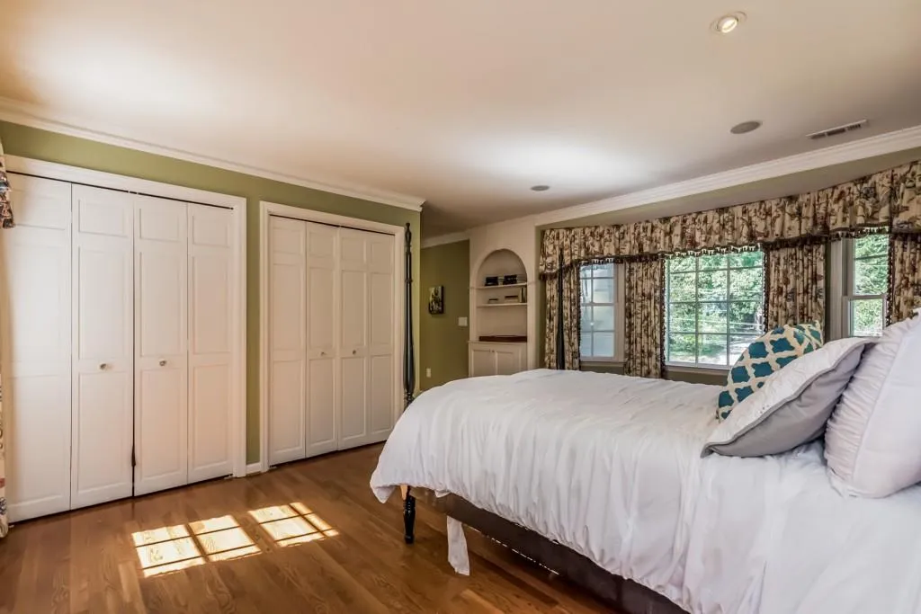 630 Bridgewater Drive, Sandy Springs, Georgia 30328, 5 Bedrooms Bedrooms, ,4 BathroomsBathrooms,Residential,Sold,630 Bridgewater Drive,5762782