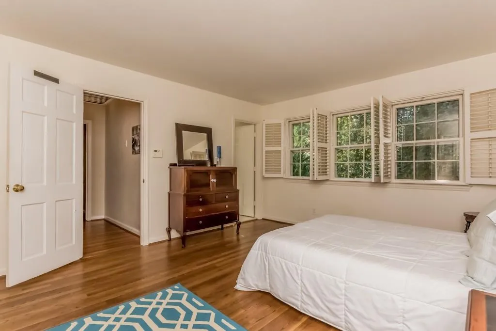 630 Bridgewater Drive, Sandy Springs, Georgia 30328, 5 Bedrooms Bedrooms, ,4 BathroomsBathrooms,Residential,Sold,630 Bridgewater Drive,5762782