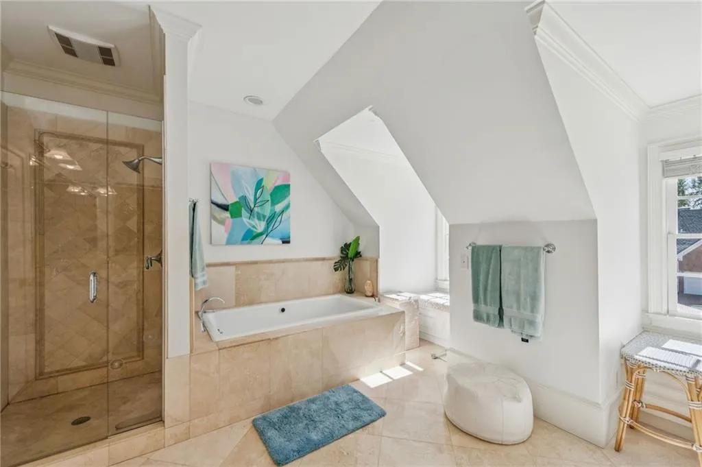 4550 E Brookhaven Drive Ne, Brookhaven, Georgia 30319, 4 Bedrooms Bedrooms, ,3 BathroomsBathrooms,Residential,For Sale,4550 E Brookhaven Drive Ne,7665587