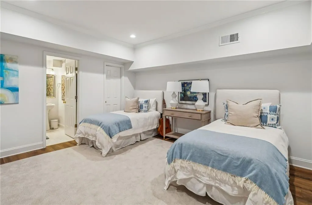 4550 E Brookhaven Drive Ne, Brookhaven, Georgia 30319, 4 Bedrooms Bedrooms, ,3 BathroomsBathrooms,Residential,For Sale,4550 E Brookhaven Drive Ne,7665587