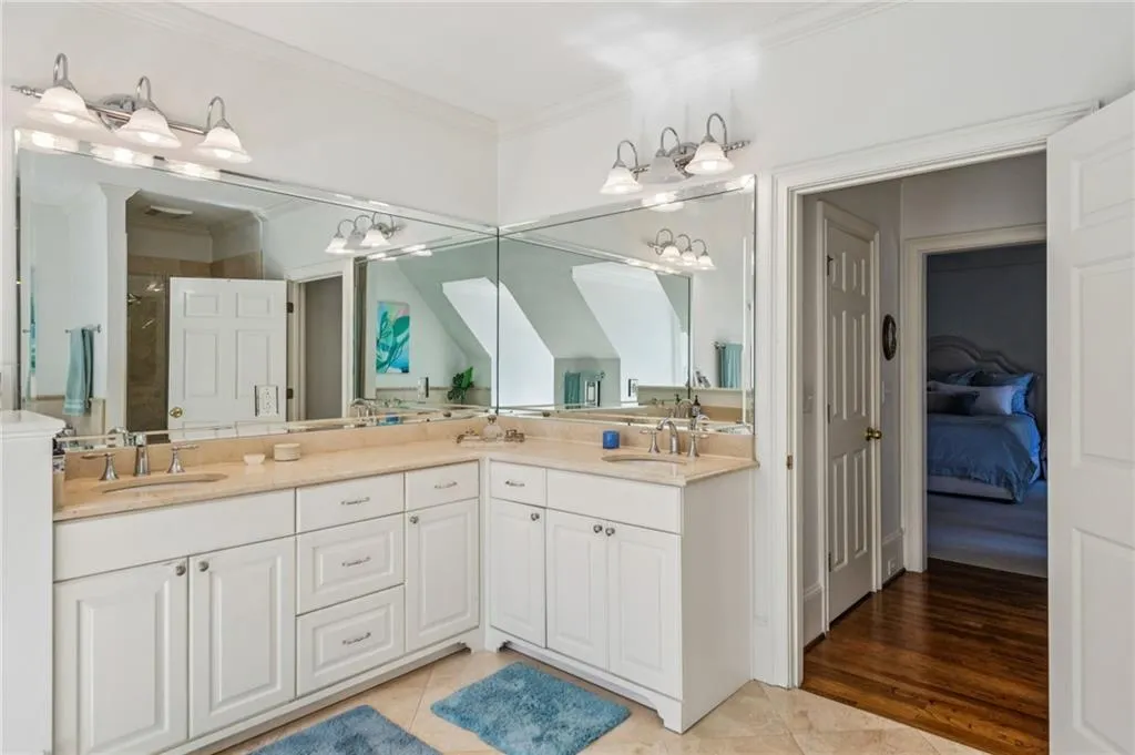 4550 E Brookhaven Drive Ne, Brookhaven, Georgia 30319, 4 Bedrooms Bedrooms, ,3 BathroomsBathrooms,Residential,For Sale,4550 E Brookhaven Drive Ne,7665587