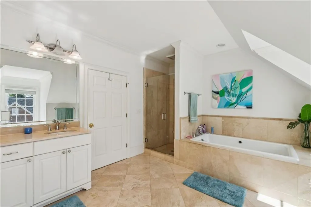 4550 E Brookhaven Drive Ne, Brookhaven, Georgia 30319, 4 Bedrooms Bedrooms, ,3 BathroomsBathrooms,Residential,For Sale,4550 E Brookhaven Drive Ne,7665587