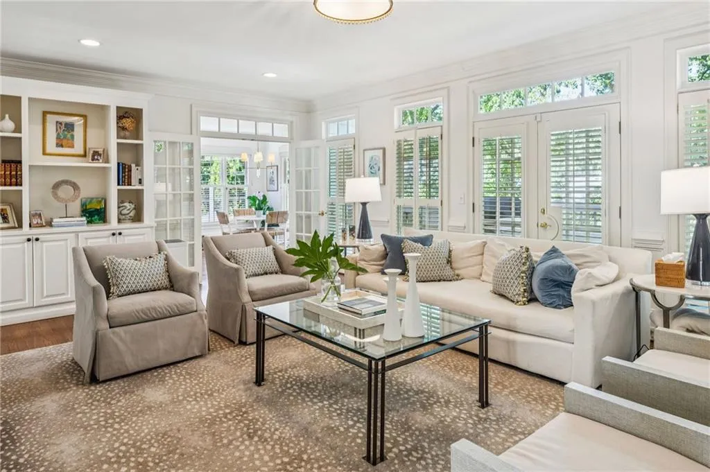 4550 E Brookhaven Drive Ne, Brookhaven, Georgia 30319, 4 Bedrooms Bedrooms, ,3 BathroomsBathrooms,Residential,For Sale,4550 E Brookhaven Drive Ne,7665587