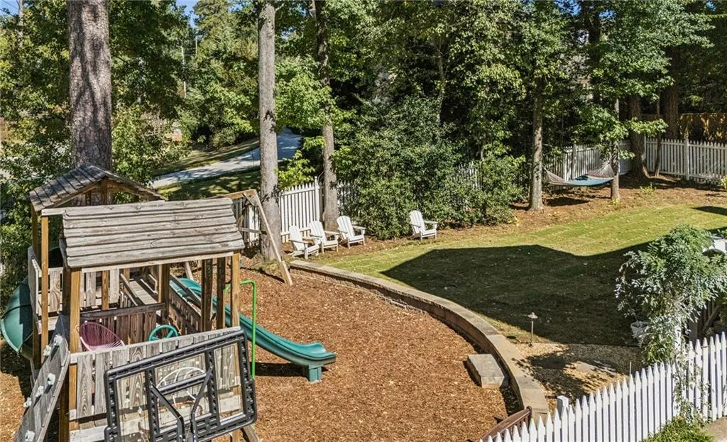 4550 E Brookhaven Drive Ne, Brookhaven, Georgia 30319, 4 Bedrooms Bedrooms, ,3 BathroomsBathrooms,Residential,For Sale,4550 E Brookhaven Drive Ne,7665587