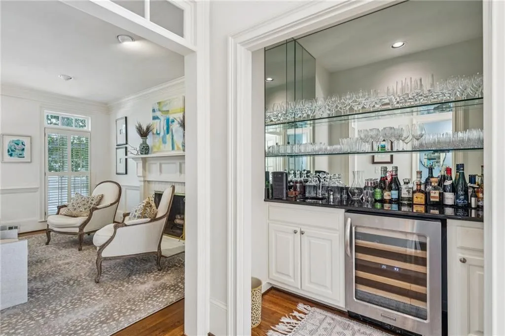 4550 E Brookhaven Drive Ne, Brookhaven, Georgia 30319, 4 Bedrooms Bedrooms, ,3 BathroomsBathrooms,Residential,For Sale,4550 E Brookhaven Drive Ne,7665587