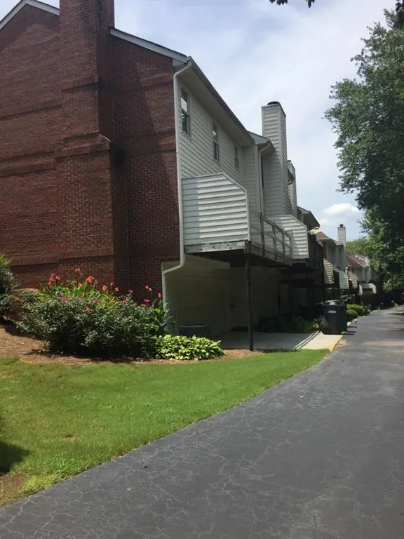 14 Huntington Place Drive Unit 14, Sandy Springs, Georgia 30350, 3 Bedrooms Bedrooms, ,2 BathroomsBathrooms,Residential,Sold,14 Huntington Place Drive Unit 14,5888085