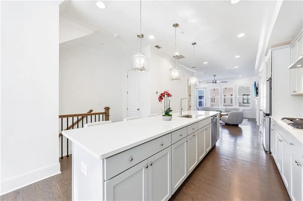 6693 Prelude Drive, Sandy Springs, Georgia 30328, 3 Bedrooms Bedrooms, ,4 BathroomsBathrooms,Residential,Sold,6693 Prelude Drive,7498785