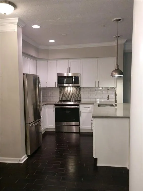 5559 Glenridge Drive Unit 1304, Sandy Springs, Georgia 30342, 1 Bedroom Bedrooms, ,1 BathroomBathrooms,Residential,Sold,5559 Glenridge Drive Unit 1304,6572137