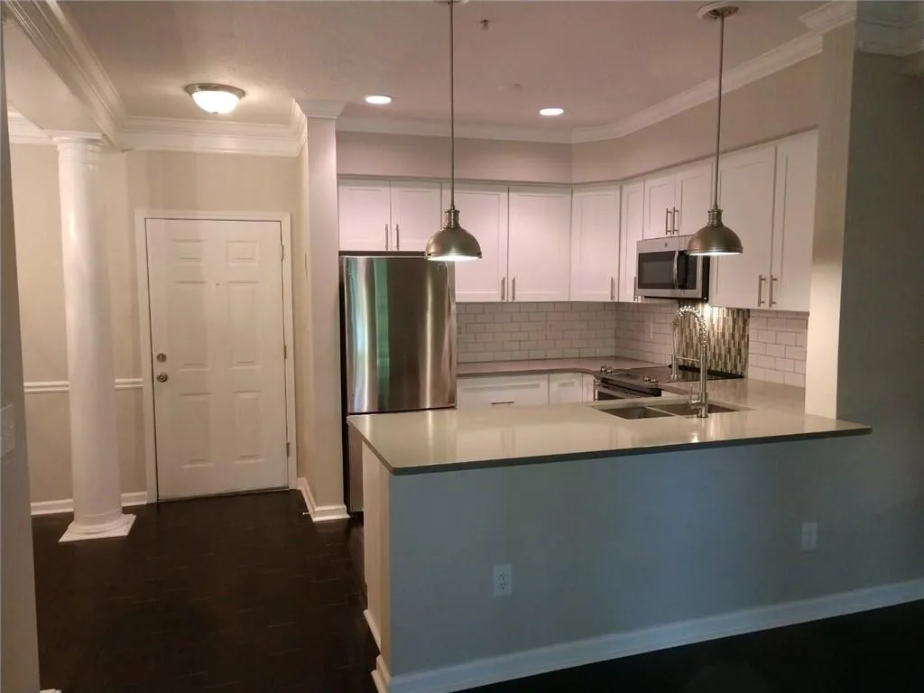 5559 Glenridge Drive Unit 1304, Sandy Springs, Georgia 30342, 1 Bedroom Bedrooms, ,1 BathroomBathrooms,Residential,Sold,5559 Glenridge Drive Unit 1304,6572137