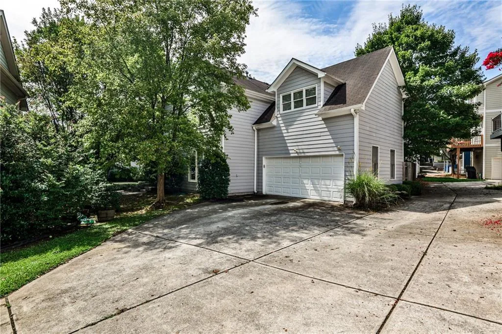 2204 Parkview Run Nw, Atlanta, Georgia 30318, 3 Bedrooms Bedrooms, ,2 BathroomsBathrooms,Residential,For Sale,2204 Parkview Run Nw,7638328