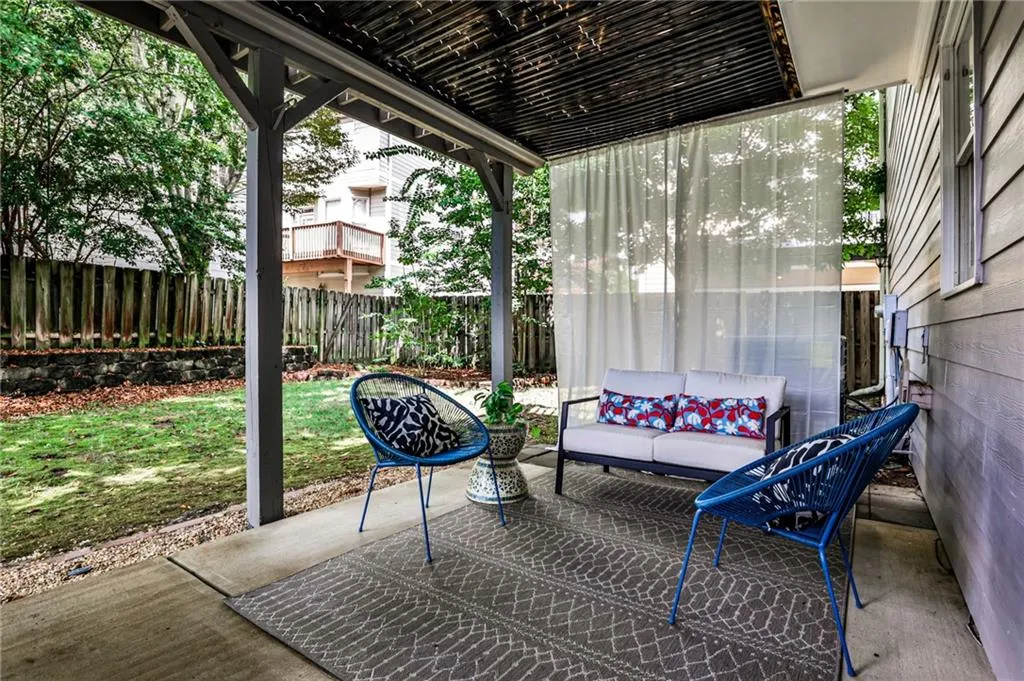 2204 Parkview Run Nw, Atlanta, Georgia 30318, 3 Bedrooms Bedrooms, ,2 BathroomsBathrooms,Residential,For Sale,2204 Parkview Run Nw,7638328